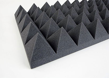 Akustik piramit sünger